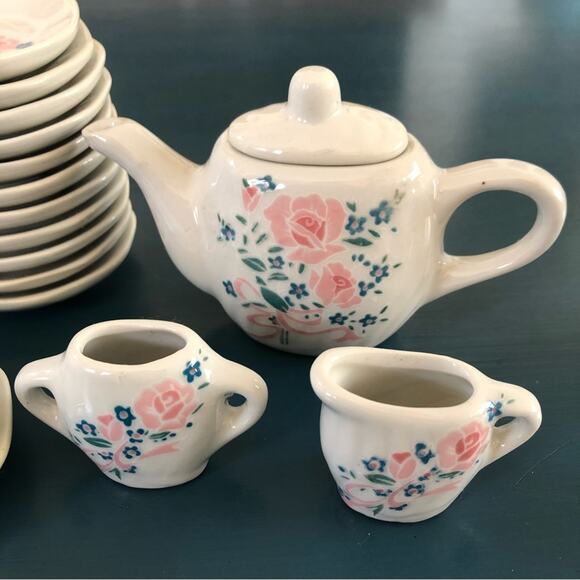 Fishel Toys 40 Piece China Tea Set Toy From 1990’s - Picture 4 of 5